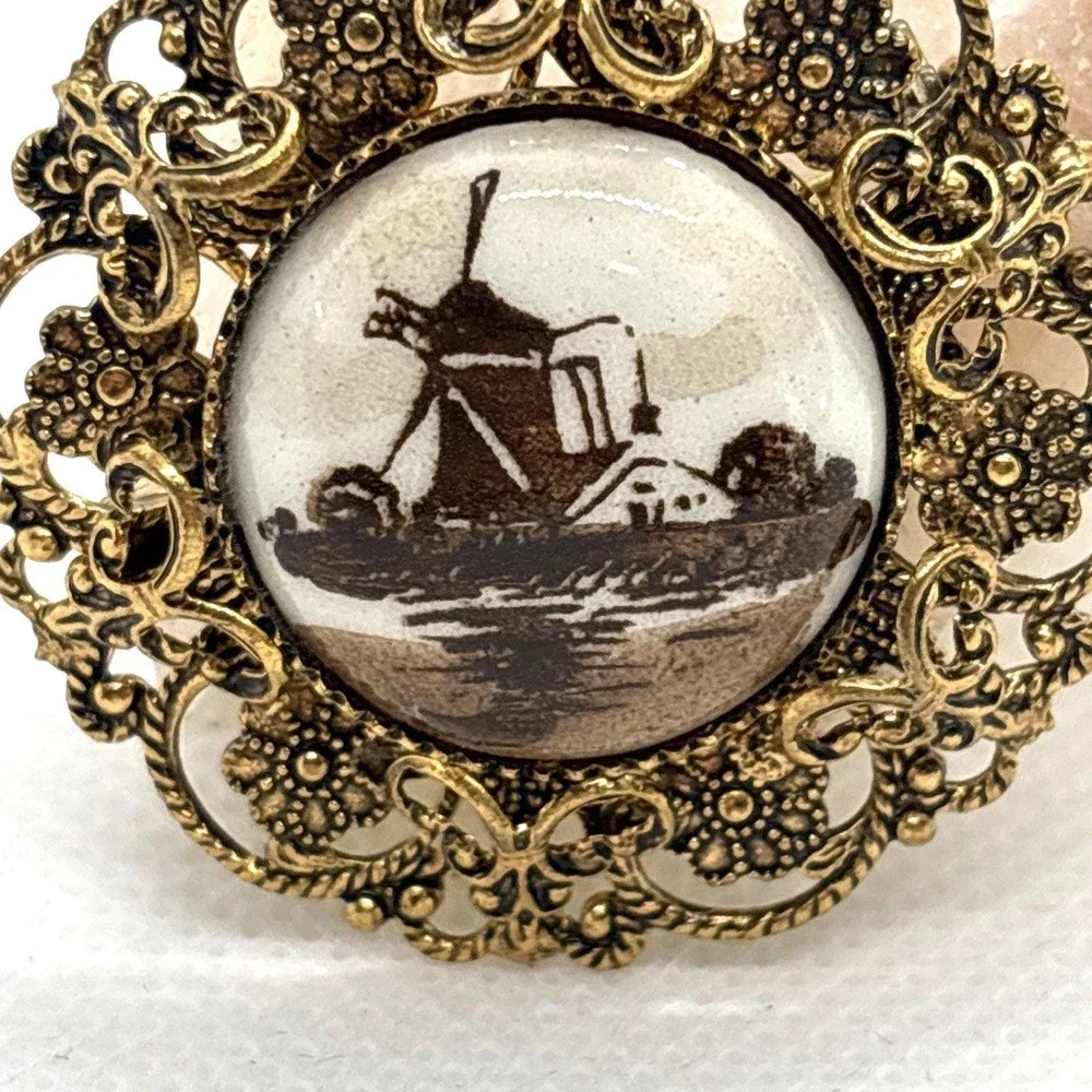 Vintage Gold Tone Filigree Metal‎ Brown Cream Windmill Delft Cabochon Pin Brooch